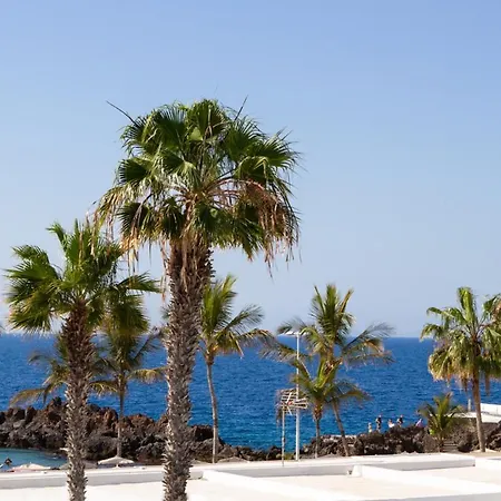 Puerto Del Carmen Sleeps 6 With Air Con And Wifi * Puerto del Carmen (Lanzarote)