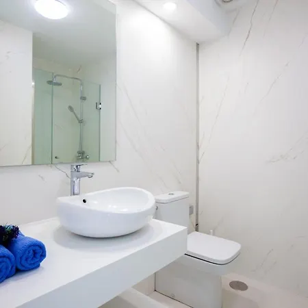 Puerto Del Carmen Sleeps 6 With Air Con And Wifi Willa