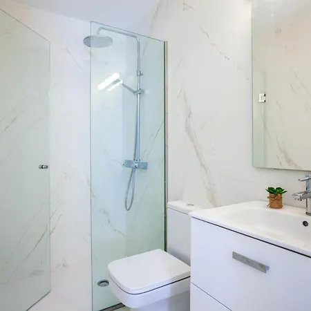 Willa Puerto Del Carmen Sleeps 6 With Air Con And Wifi *